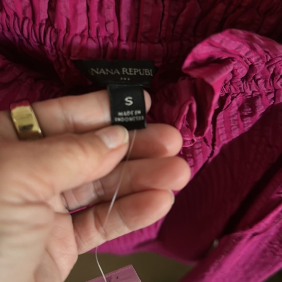 Banana Republic SEERSUCKER CAMISOLE NWT small - Picture 6 of 6